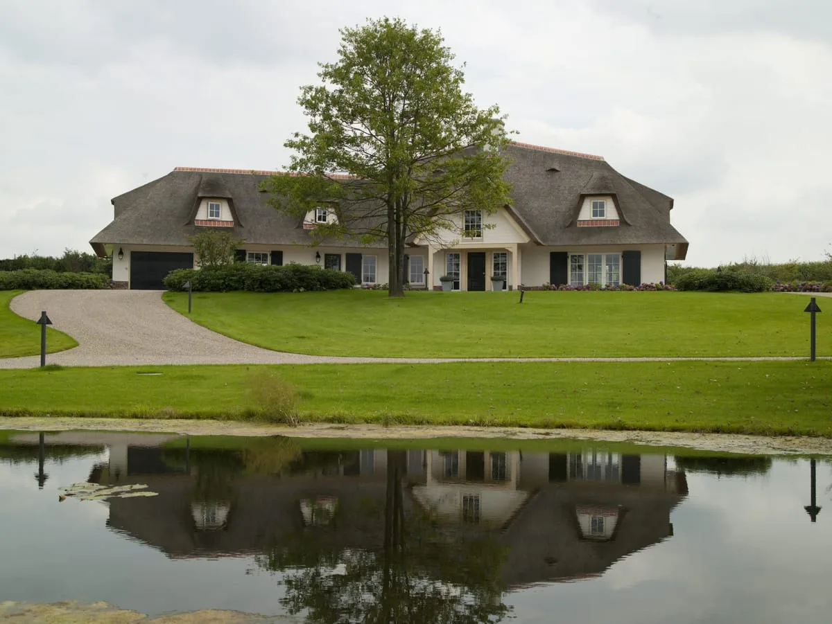 Totaal Buitenschilderwerk Rietgedekt Landhuis