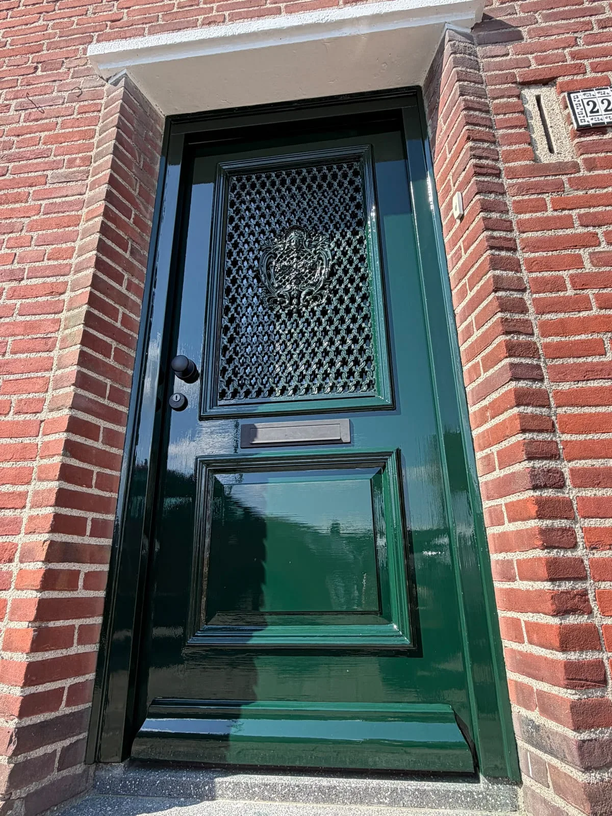 Monumentale voordeur hoogglans afgewerkt
